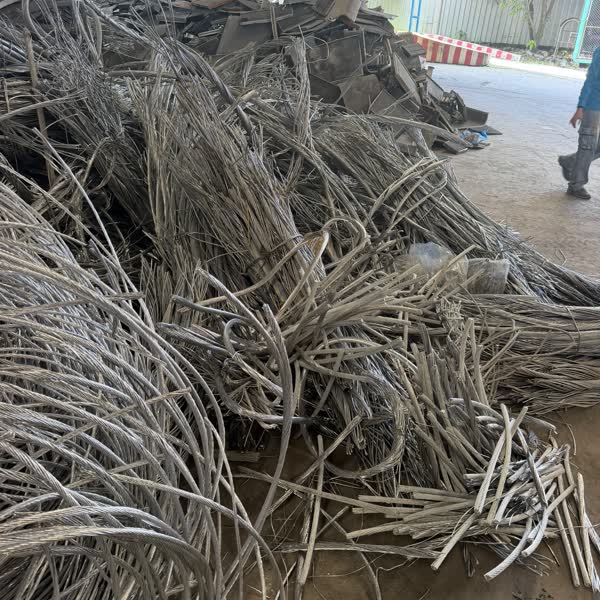 Pile of aluminium wire scrap