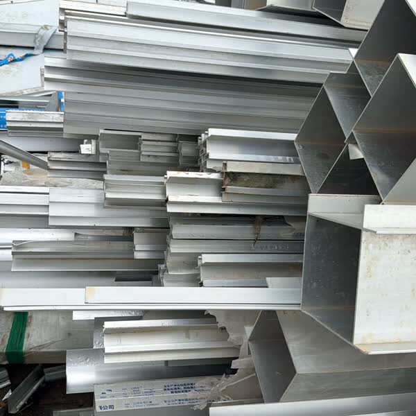 Aluminium extrusion profiles