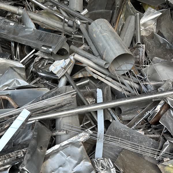 Aluminium sheet and pipe scrap
